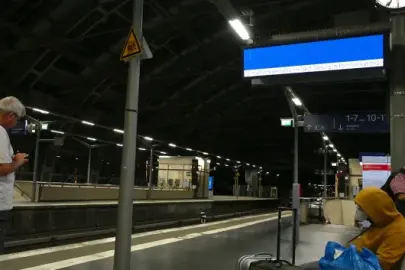 Almanya'da telsiz arızası: Ülke genelinde tren seferleri durduruldu