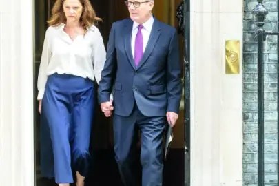 İngiltere Başbakanı Keir Starmer istifa etti