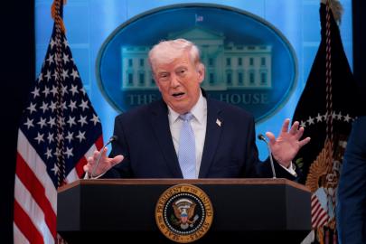 Trump'tan Avrupa ülkelerine yüzde 100 gümrük vergisi tehdidi